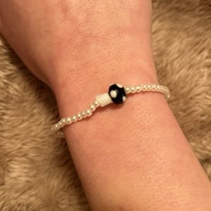 Women’s band beaded mushroom bracelet 🤍🍄